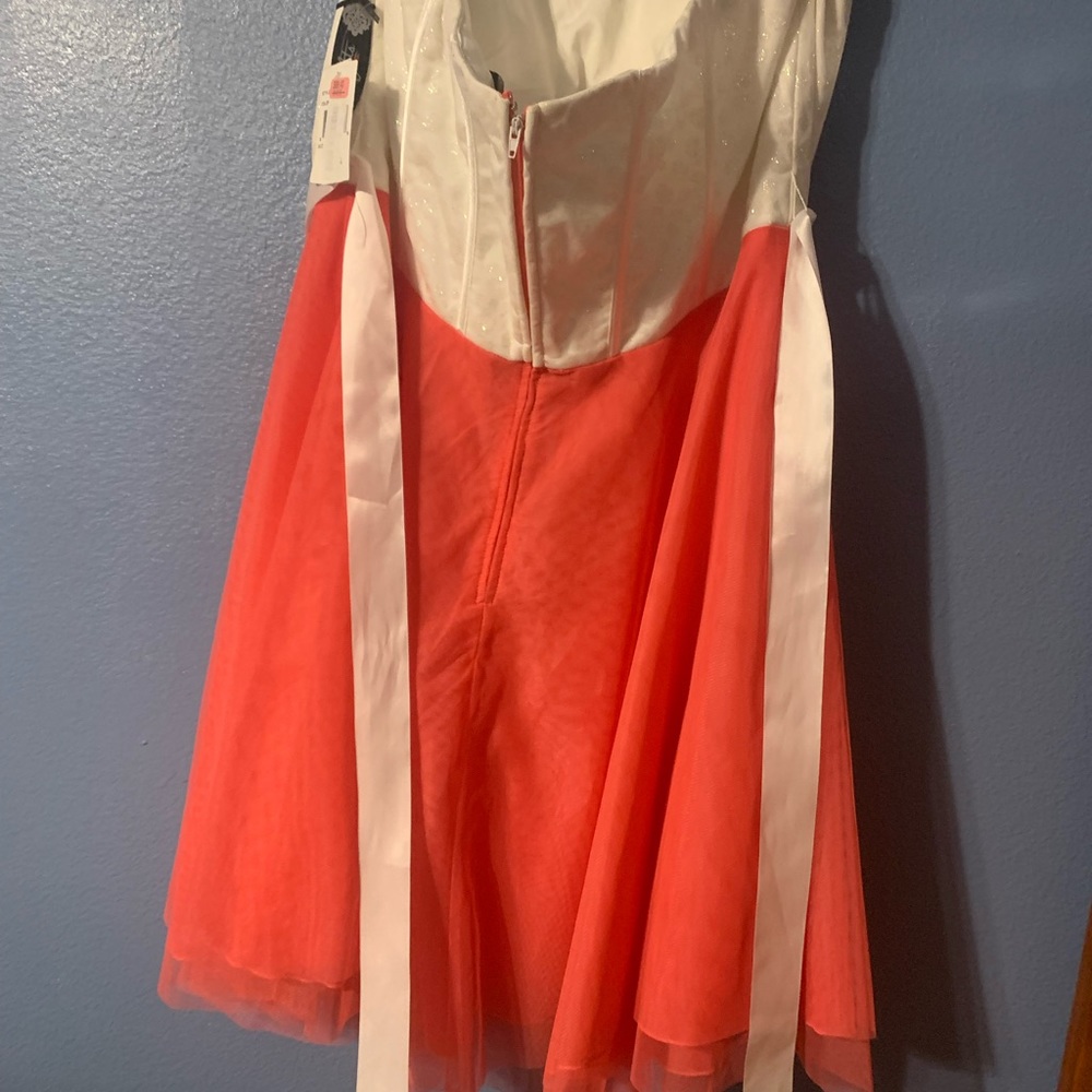 NWT prom or party dress❤️ - Picture 4 of 4